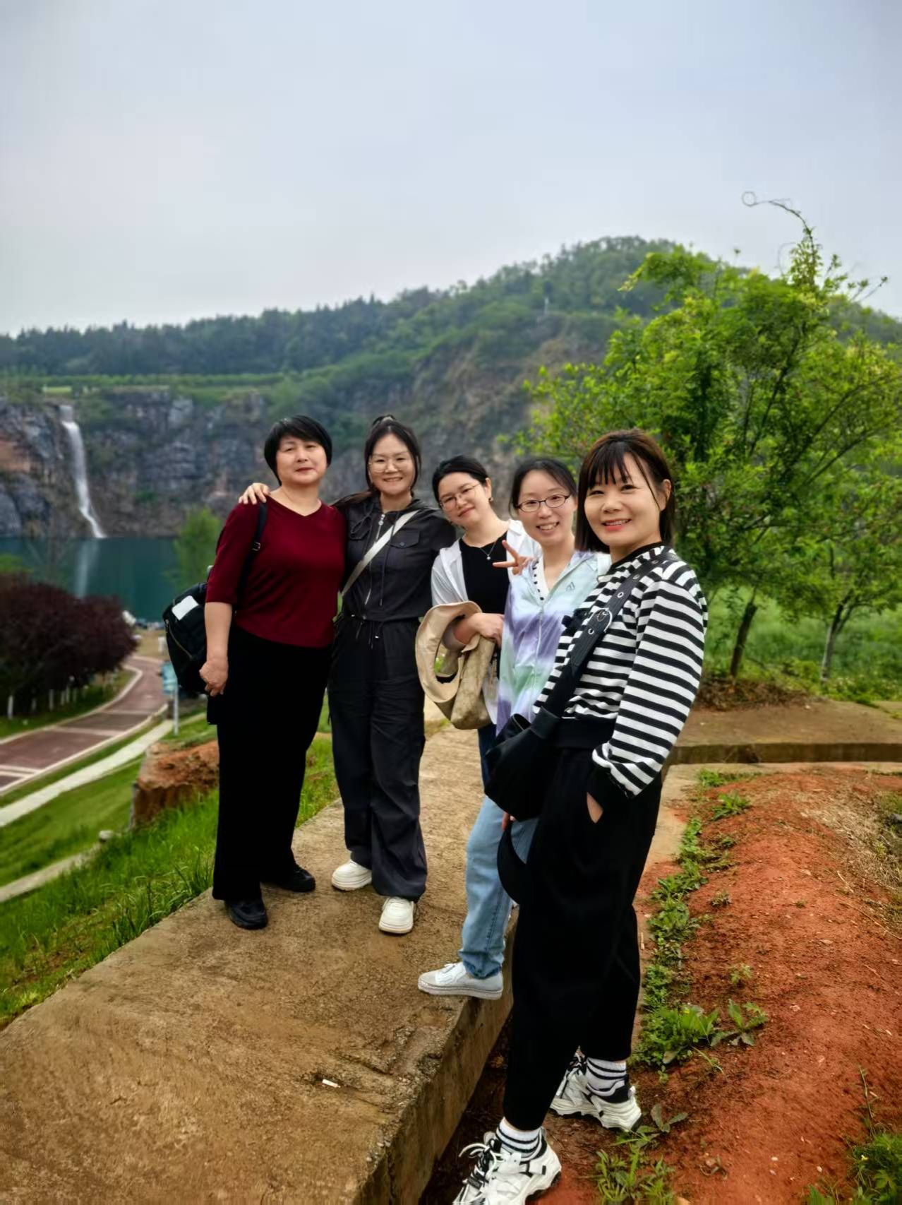 09653fbde62dea93e83147bd9f51849f